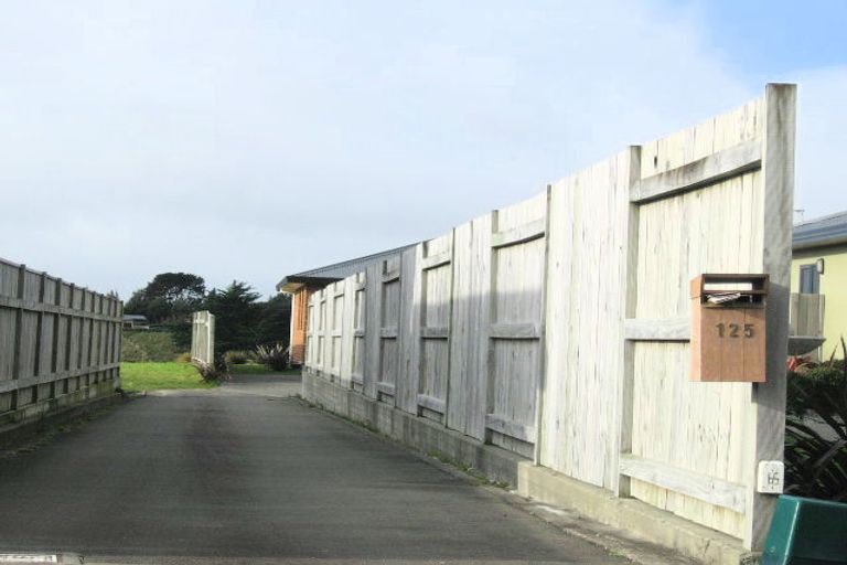 Photo of property in 125 Ruapehu Drive, Fitzherbert, Palmerston North, 4410