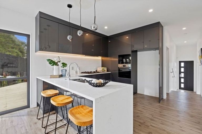 Photo of property in 31a Weatherly Road, Torbay, Auckland, 0630