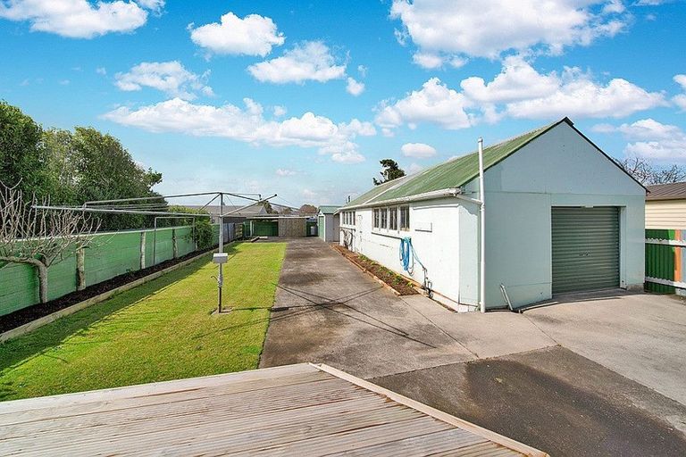 Photo of property in 28 Disraeli Street, Hawera, 4610