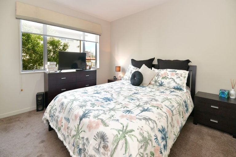 Photo of property in 24 Hawaiian Parade, Arkles Bay, Whangaparaoa, 0932