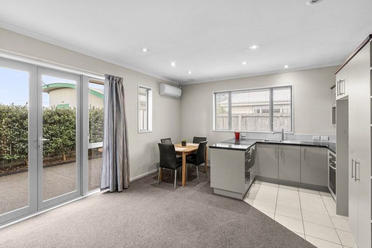 Photo of property in 2/194 Waimairi Road, Ilam, Christchurch, 8041