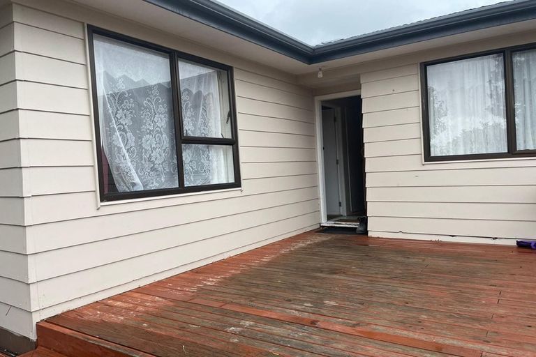 Photo of property in 23 Armada Drive, Ranui, Auckland, 0612