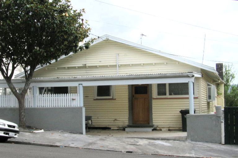 Photo of property in 17 Lawrence Street, Newtown, Wellington, 6021