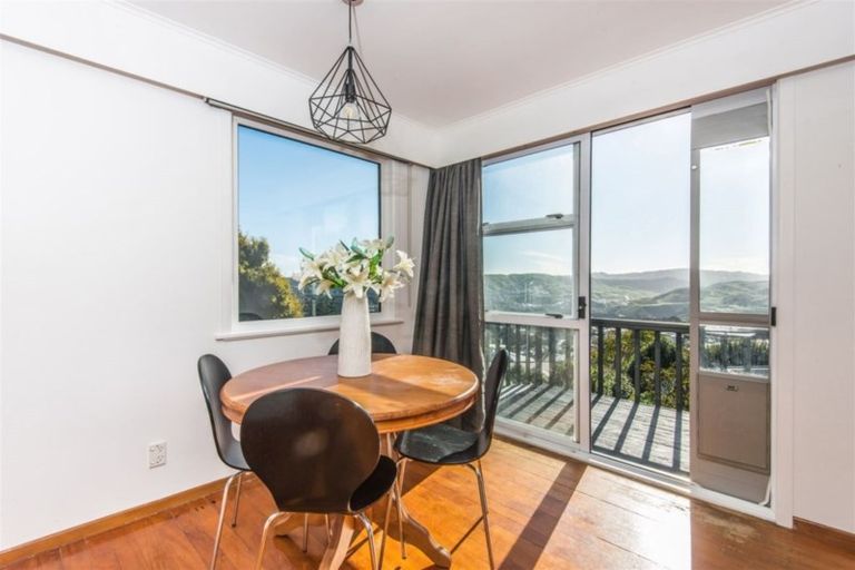 Photo of property in 31 Carluke Street, Paparangi, Wellington, 6037