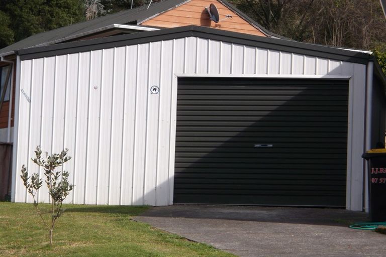 Photo of property in 25 Resolution Road, Welcome Bay, Tauranga, 3112