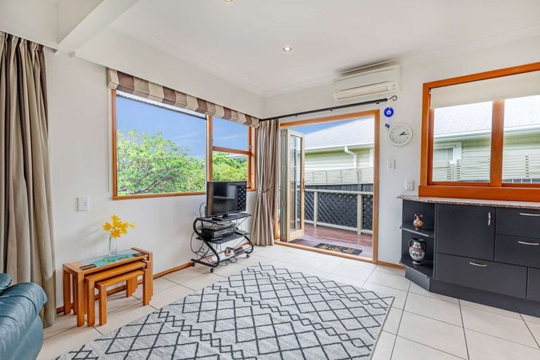 Photo of property in 38 Winston Avenue, Hokowhitu, Palmerston North, 4410