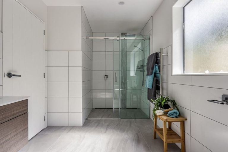 Photo of property in 103 Kakariki Grove, Waikanae, 5036