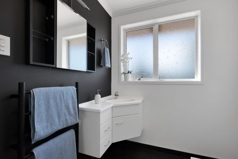 Photo of property in 12 Tui Place, Bell Block, New Plymouth, 4312