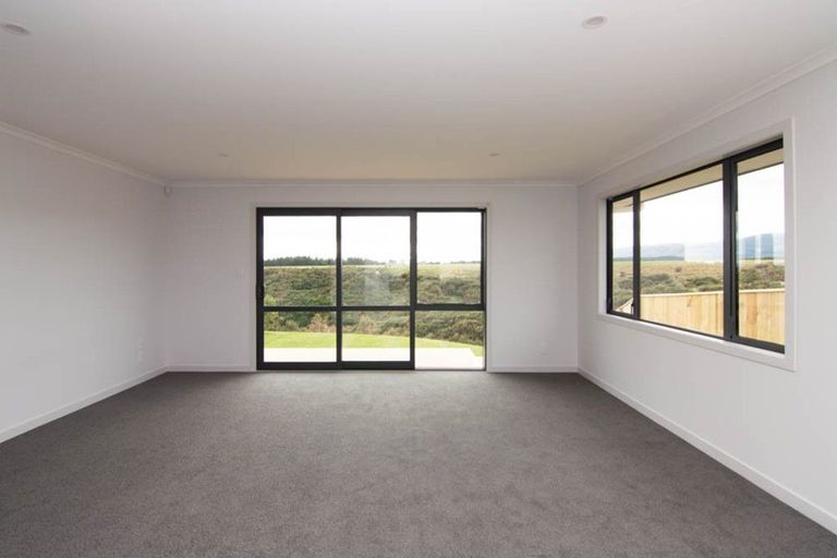 Photo of property in 35 Silicon Way, Fitzherbert, Palmerston North, 4410