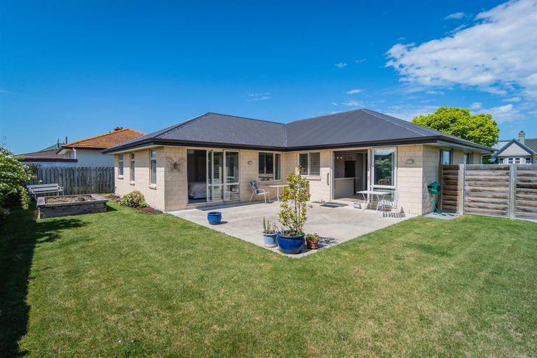 Photo of property in 36 Rhodes Street, Waimate, 7924