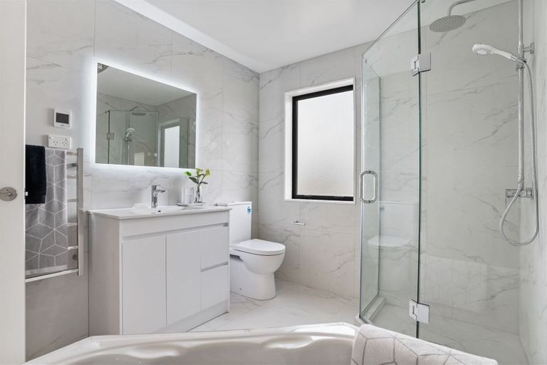 Photo of property in 4 Matahae Drive, Flat Bush, Auckland, 2019