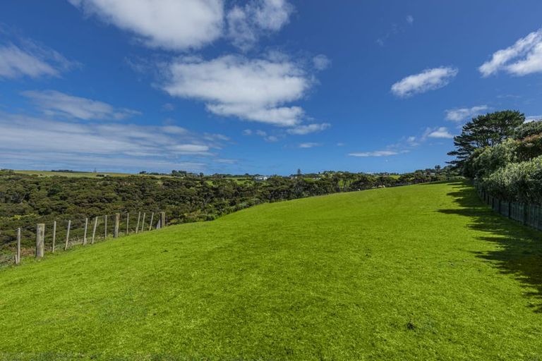 Photo of property in 296 Oaia Road, Muriwai, Waimauku, 0881