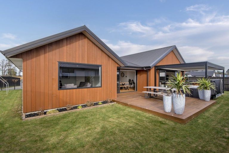 Photo of property in 13 Kelburn Place, Tinwald, Ashburton, 7700