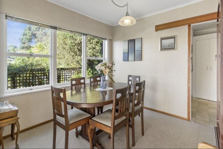 Photo of property in 7 Luke Place, Eastern Beach, Auckland, 2012