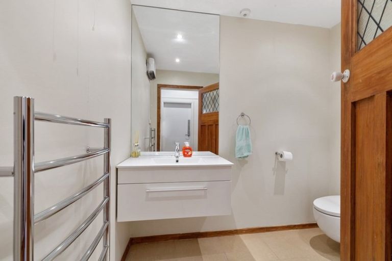 Photo of property in 52 Homewood Avenue, Karori, Wellington, 6012