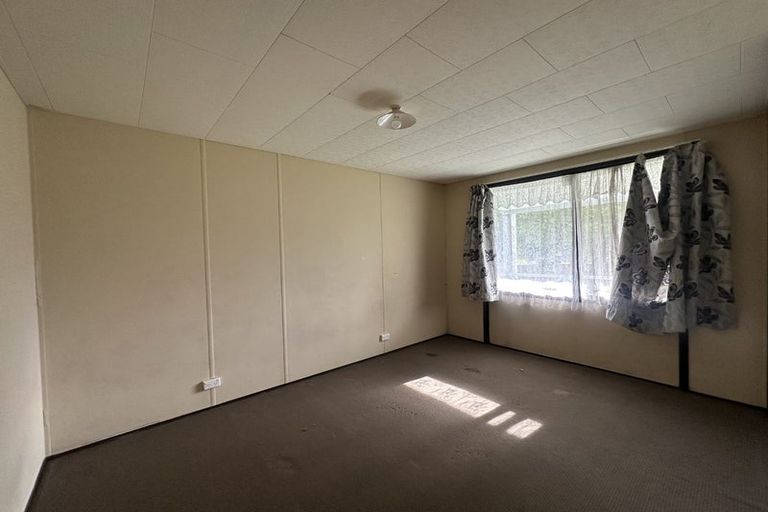 Photo of property in 2/15 Barneys Farm Road, Clendon Park, Auckland, 2103