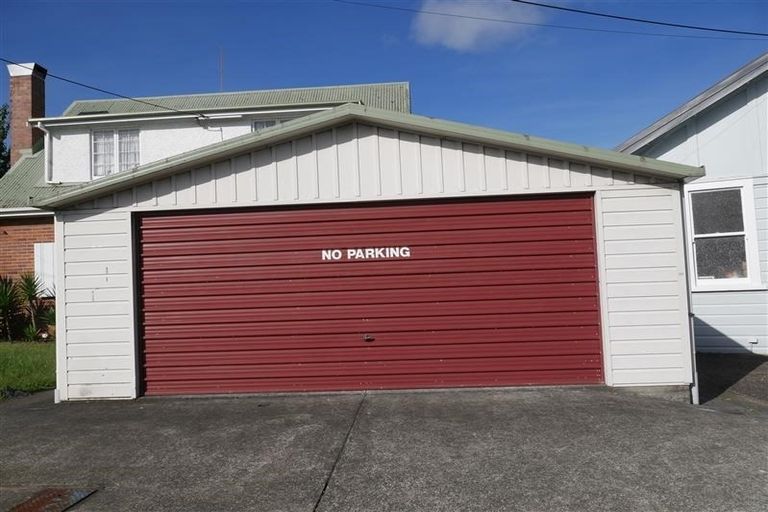Photo of property in 2 Kamo Road, Regent, Whangarei, 0112