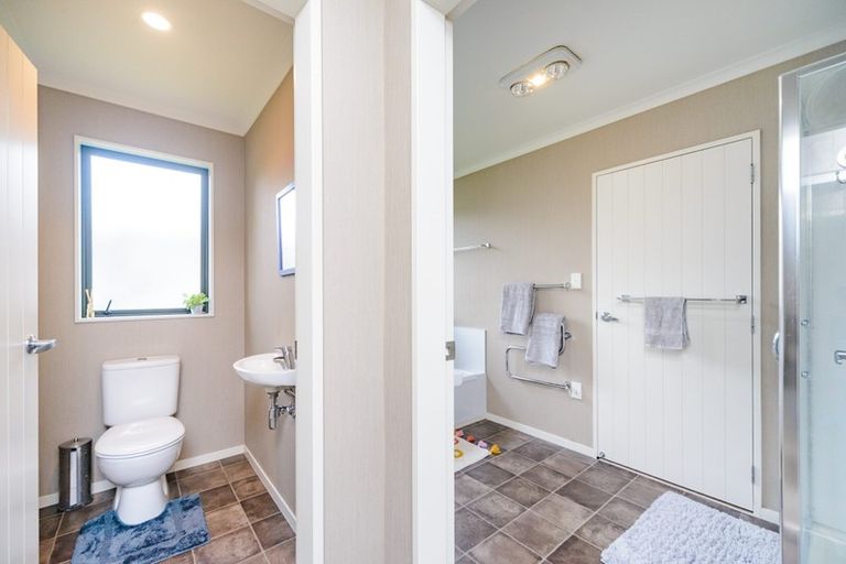 Photo of property in 8 Angelina Way, Kelvin Grove, Palmerston North, 4414