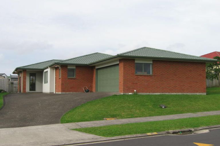 Photo of property in 11 Hercules Drive, Henderson, Auckland, 0612