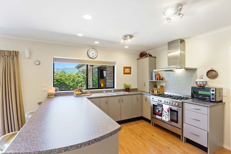 Photo of property in 31 Campion Road, Waikanae Beach, Waikanae, 5036