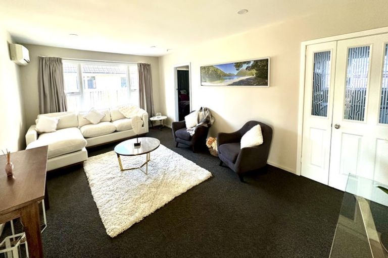 Photo of property in 11 Solway Avenue, Ilam, Christchurch, 8041