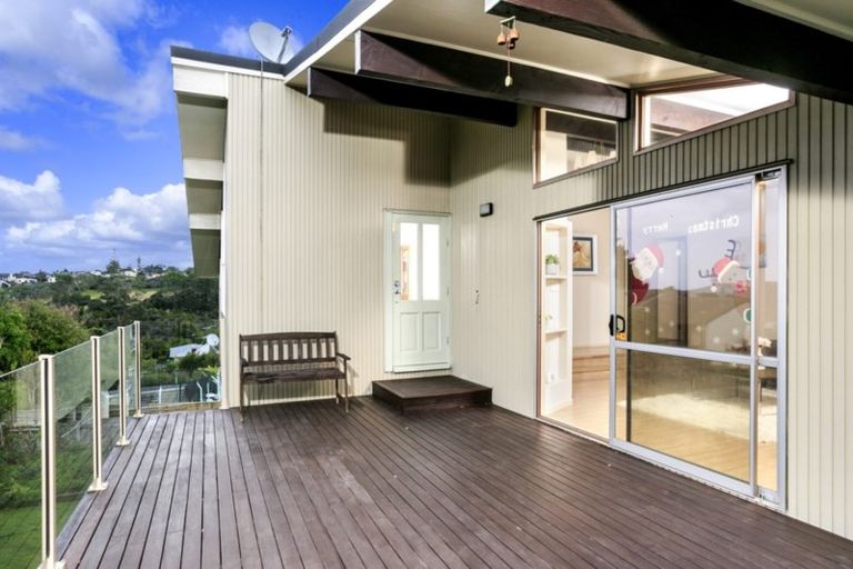 Photo of property in 6 Asbury Crescent, Campbells Bay, Auckland, 0630