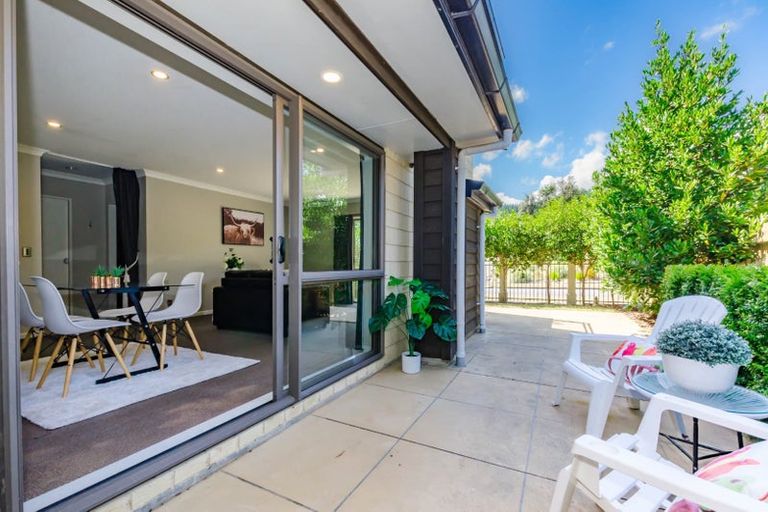 Photo of property in 19 Bluewater Place, Paraparaumu, 5032