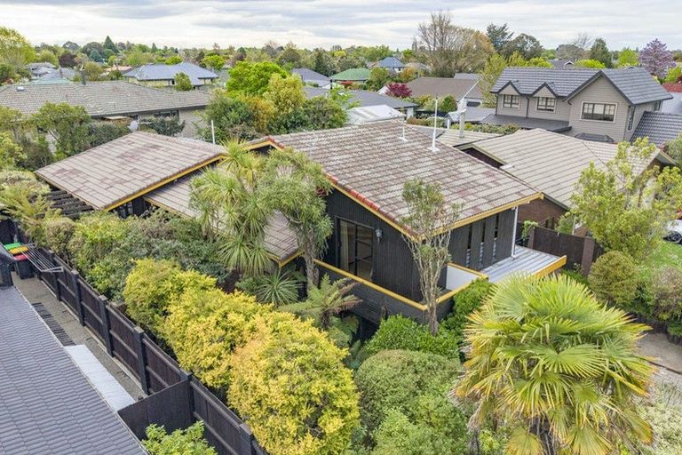 Photo of property in 18 Hawkswood Place, Avonhead, Christchurch, 8042