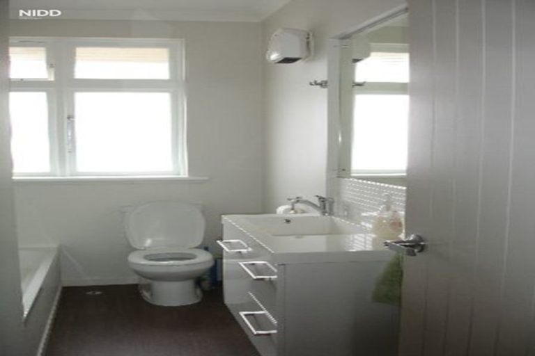 Photo of property in 3d Royal Terrace, Dunedin Central, Dunedin, 9016