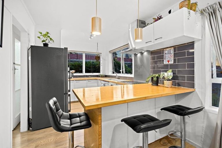 Photo of property in 1/185 Swanson Road, Henderson, Auckland, 0610