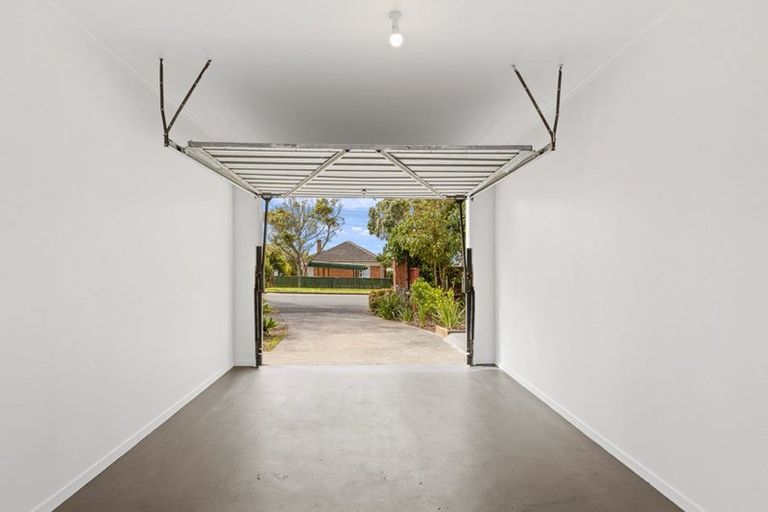 Photo of property in 1/35 Lynwood Road, New Lynn, Auckland, 0600