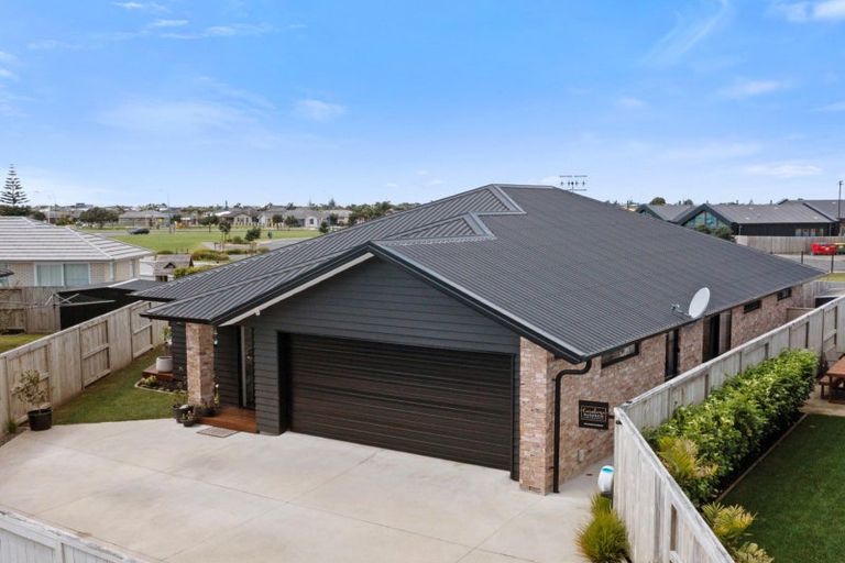 Photo of property in 7 Cotula Way, Papamoa Beach, Papamoa, 3118