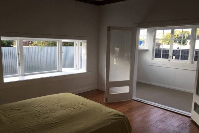 Photo of property in 917 Heretaunga Street East, Parkvale, Hastings, 4122