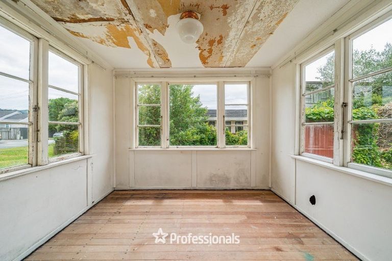 Photo of property in 37 Hardy Street, Waterloo, Lower Hutt, 5011