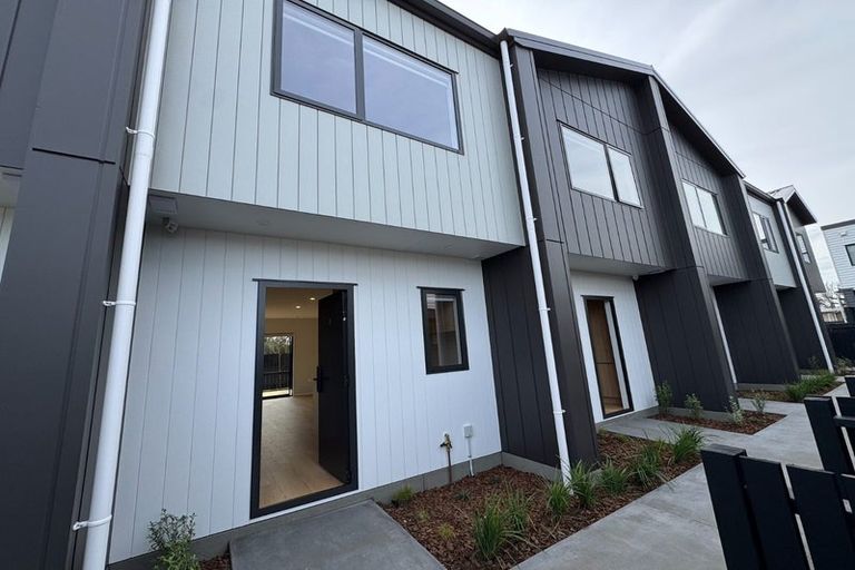 Photo of property in 4/13 Thomas Road, Mangere, Auckland, 2022