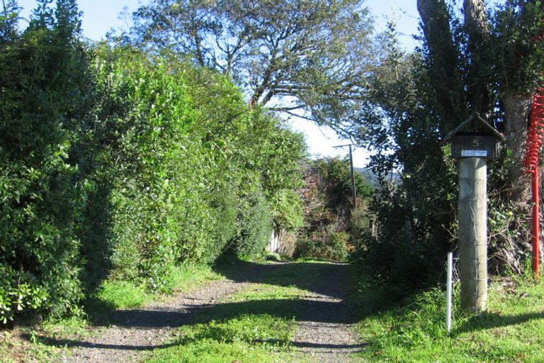 Photo of property in 5 Wallace Road, Ranui, Auckland, 0612