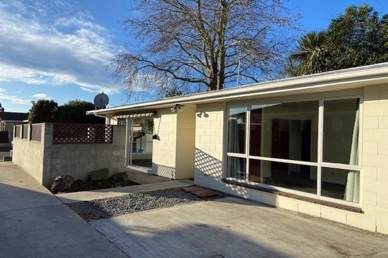 Photo of property in 1/76 Denise Crescent, Hornby, Christchurch, 8042
