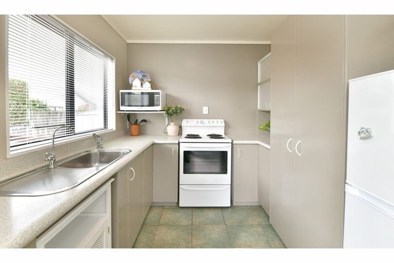 Photo of property in 2/28 Lakeside Drive, Orewa, 0931