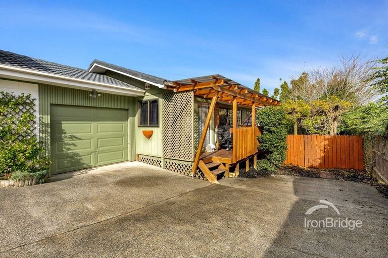 Photo of property in 2/48 Edgeworth Road, Glenfield, Auckland, 0629