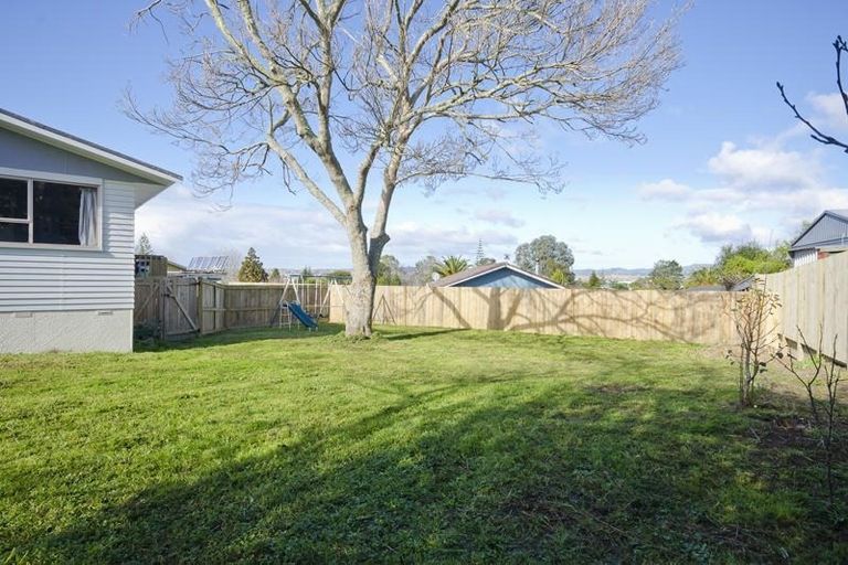 Photo of property in 19 Crompton Road, Massey, Auckland, 0614