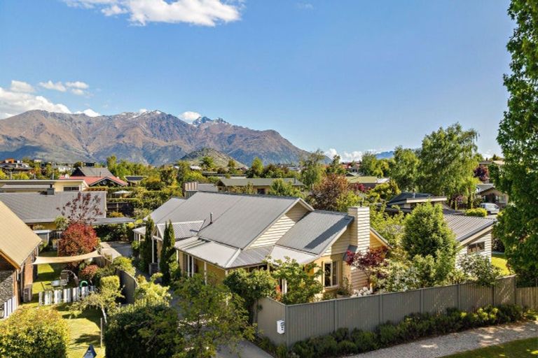 Photo of property in 62 Adamson Drive, Arrowtown, 9302