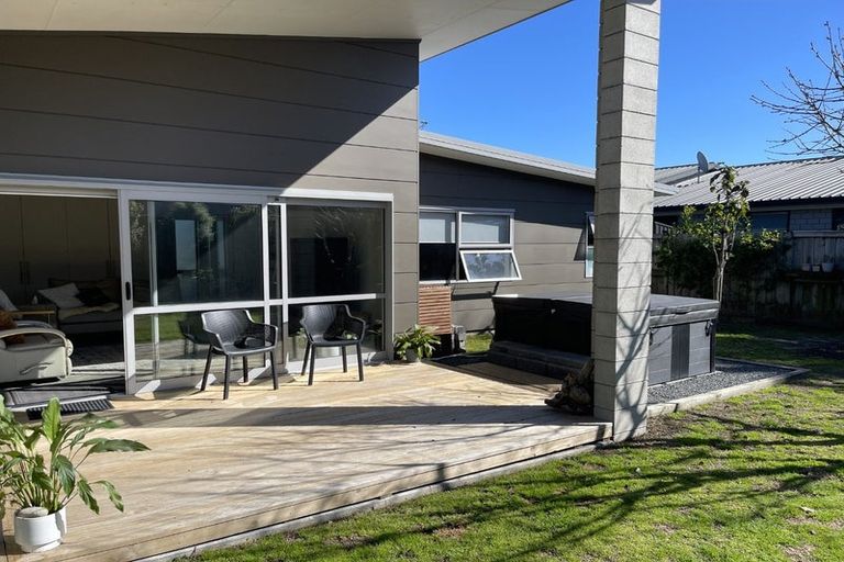 Photo of property in 4 Butterworth Crescent, Papamoa Beach, Papamoa, 3118
