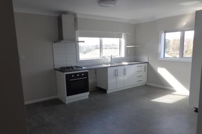Photo of property in 96 Chislehurst Street, Henderson, Auckland, 0612