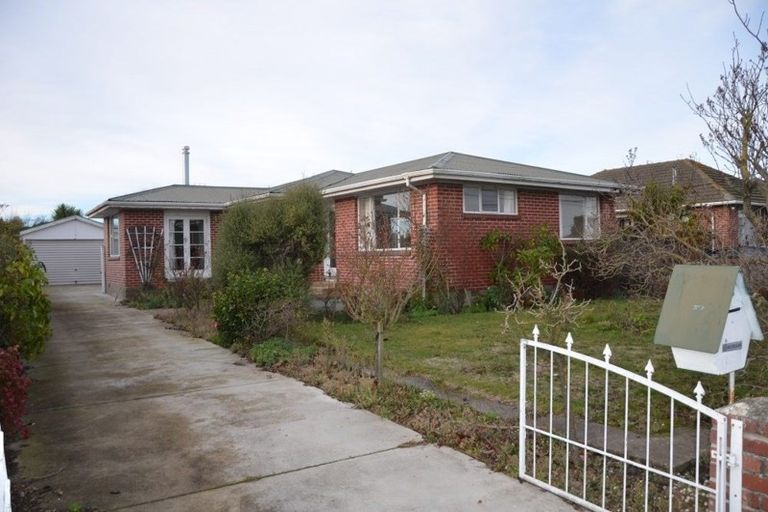 Photo of property in 13 Lyndhurst Crescent, Aranui, Christchurch, 8061