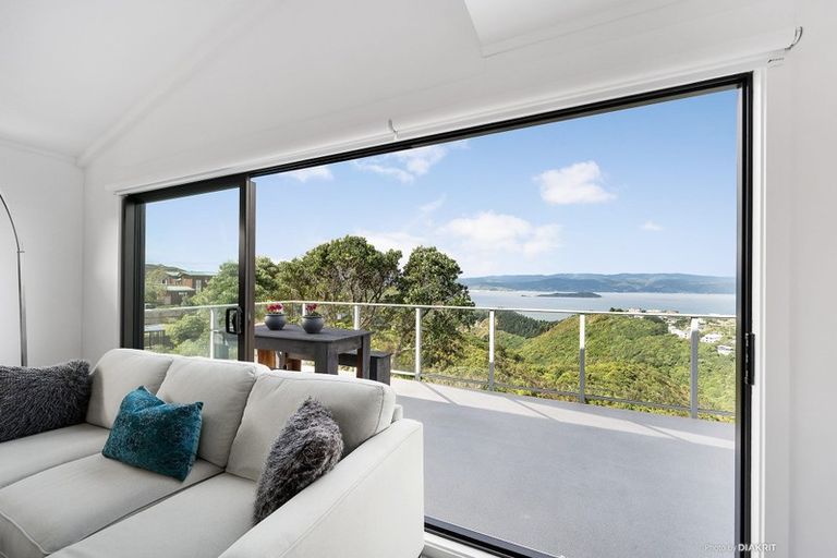 Photo of property in 22 Gurkha Crescent, Khandallah, Wellington, 6035