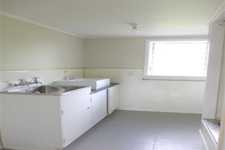 Photo of property in 23 Evans Road, Glen Eden, Auckland, 0602