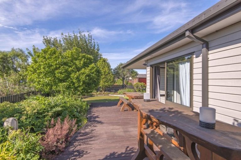 Photo of property in 3 Pinaster Place, Parklands, Christchurch, 8083