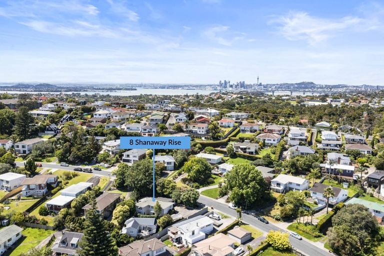 Photo of property in 8 Shanaway Rise, Hillcrest, Auckland, 0627