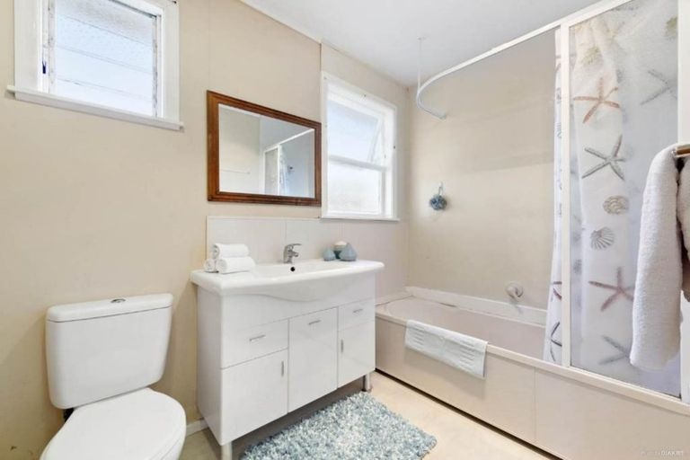 Photo of property in 84a Cargill Street, Papakura, 2110