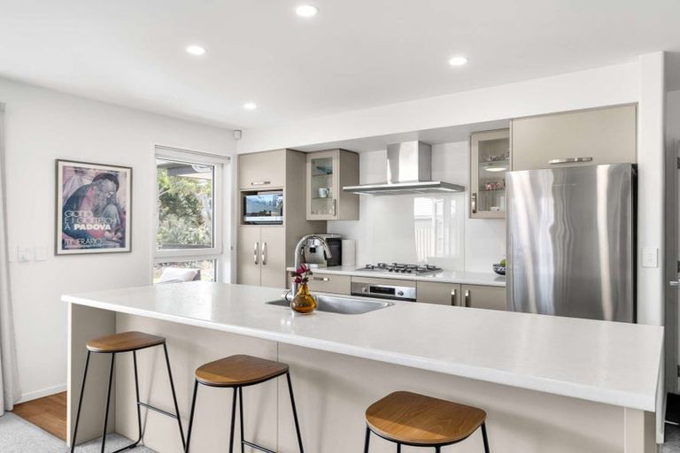 Photo of property in 4 Stonebridge Lane, Oxford, 7430